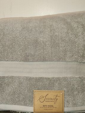 NWT Serenity Luxury Bath Towel